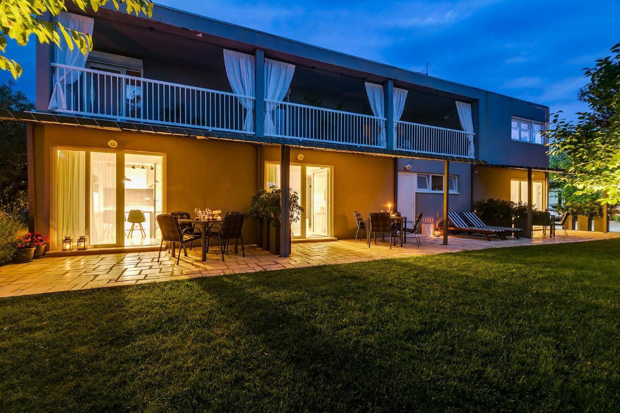 Apartments Dama Porec Exterior photo