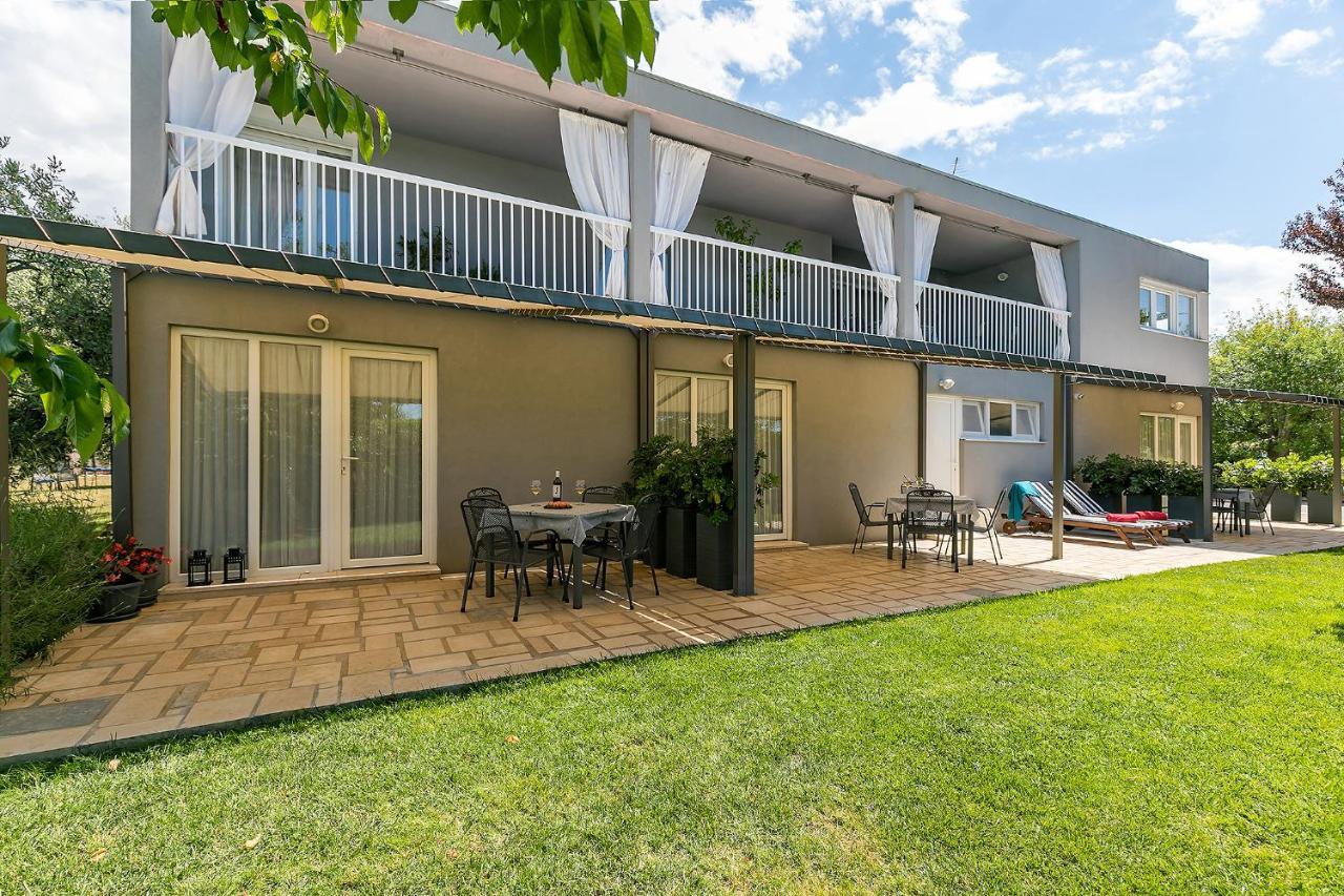 Apartments Dama Porec Exterior photo